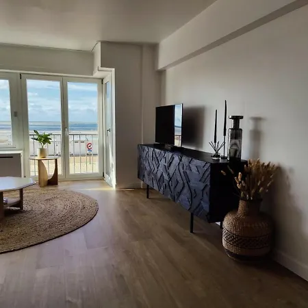 Lejlighed Seaview Heist: 3-bedroom Flat By The