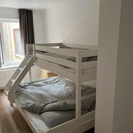 Seaview Heist: 3-bedroom Flat By The Lejlighed